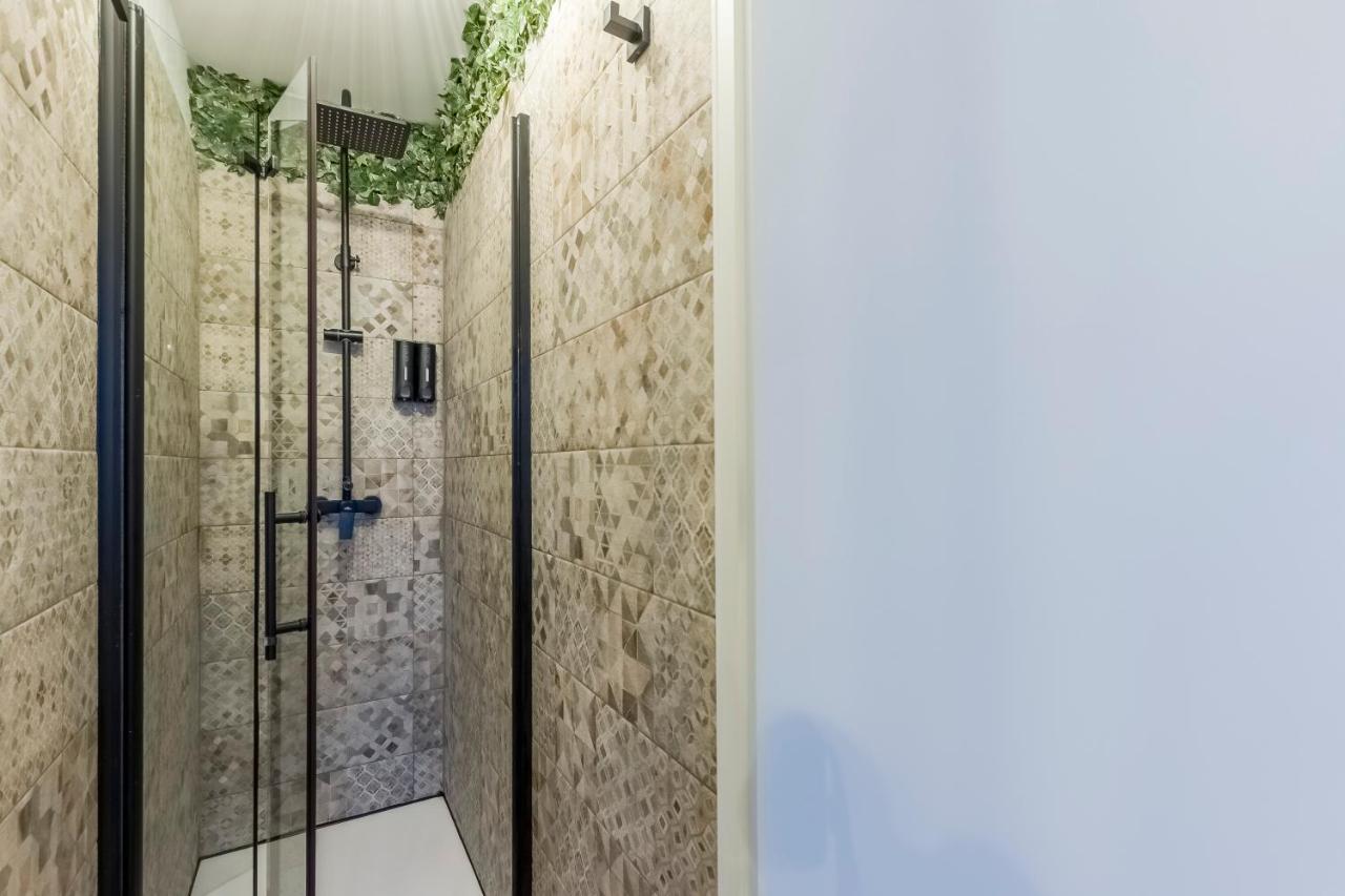 Santo - Coworking - Coliving - Madrid Hostel Eksteriør bilde